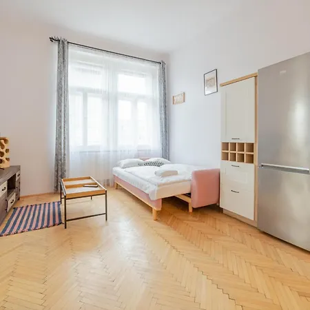 Authentic Czech Experience By Rentez Apartment Prag
